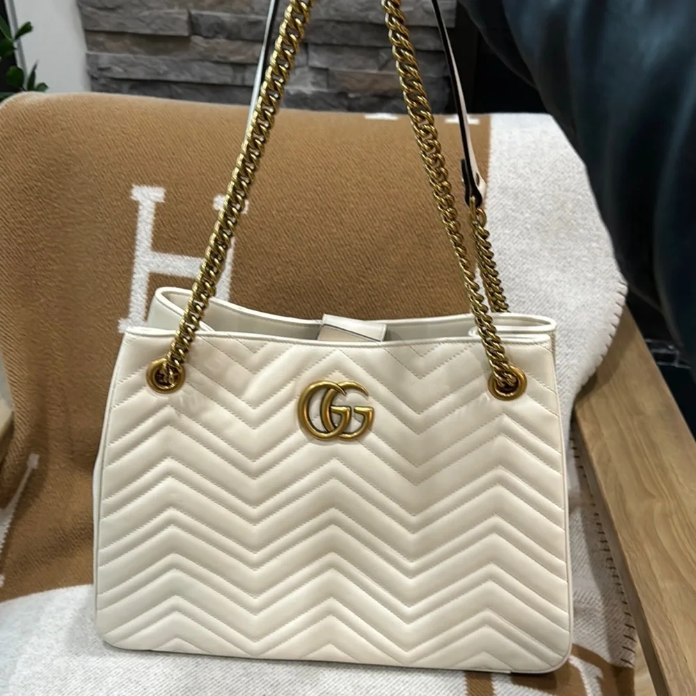 Gucci White and Gold Chevron Shoulder Bag